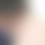 IgA-Pemphigus:&nbsp;zirzinäre Plaques mit Pusteln.&nbsp; Abb. entnommen aus:&nbsp;&nbsp;Kerroum S...